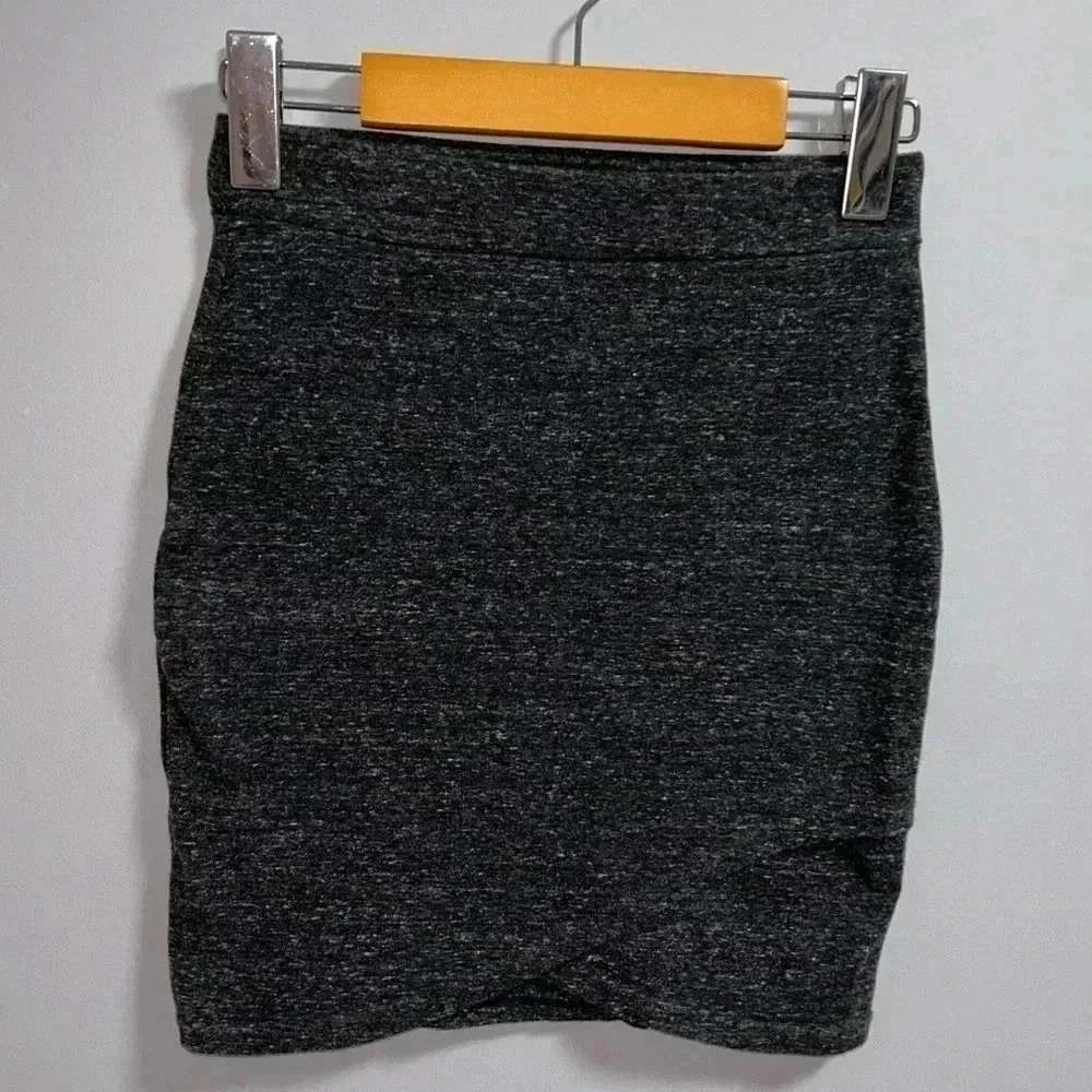 Aritzia - Talula Skirt